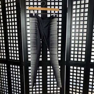 🖤 Nike Dri-FIT/Stay Warm Leggings Black Gray Striped Women NWT Stretch 🖤